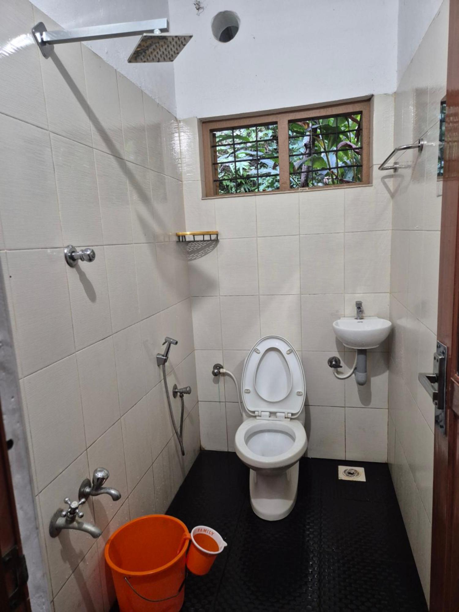 Anivilla Holiday Home Kunjithanny Anachal Extérieur photo